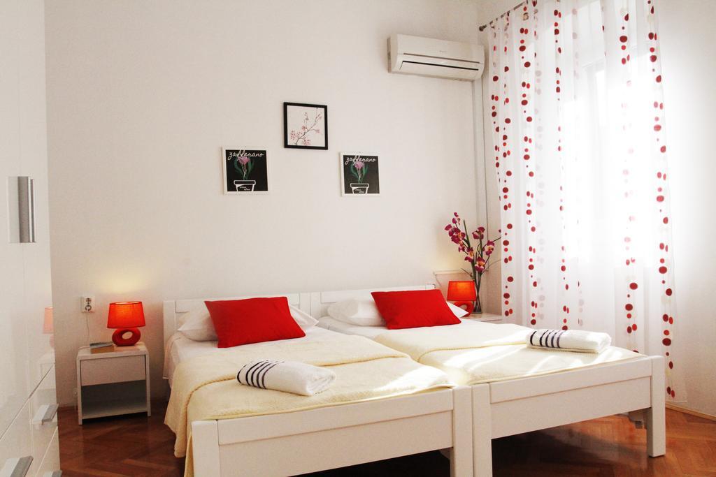 Rooms Miletic Near The Palace Split Chambre photo