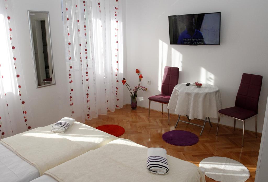 Rooms Miletic Near The Palace Split Chambre photo